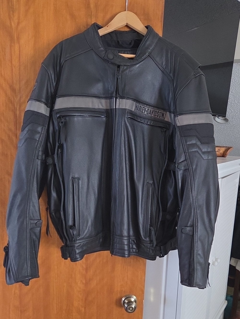 Harley-Davidson® Men's Triple Vent System, Evolution Leather Jacket 98068-14VM